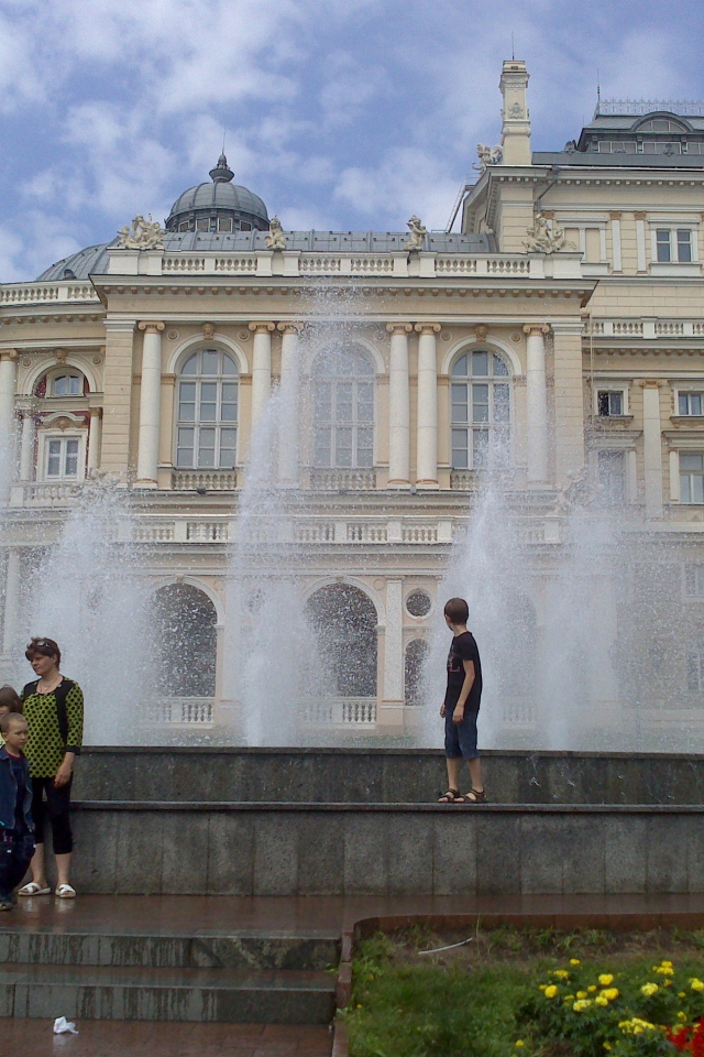 Фонтан у Оперного театра