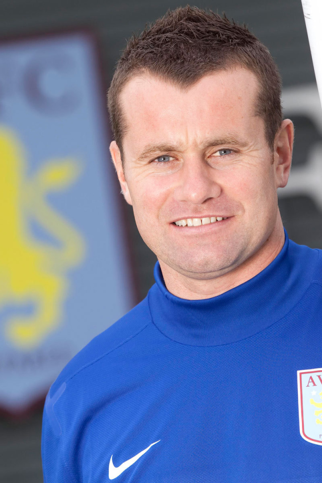 Популярная футбольная команда Англии Астон Вилла