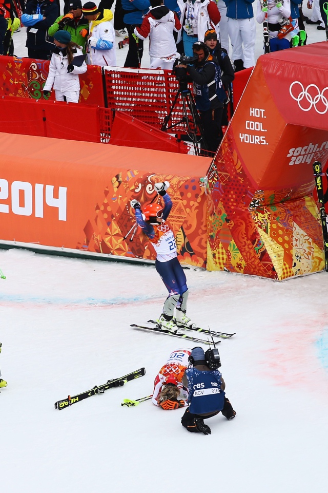 Обладательница серебряной и бронзовой медали австрийская лыжница Николь Хосп на олимпиаде в Сочи
