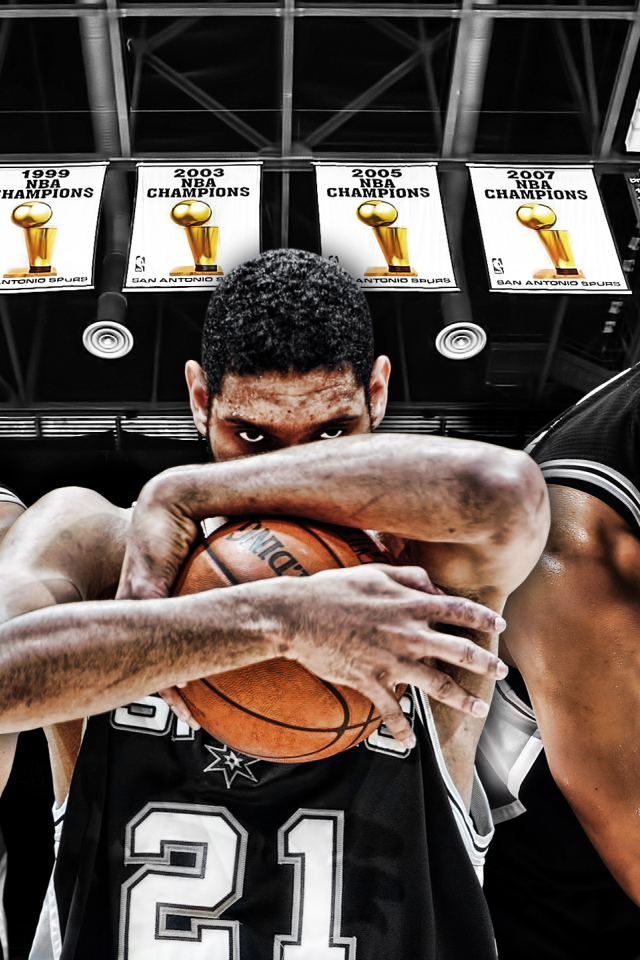 Тим Дункан в атаке