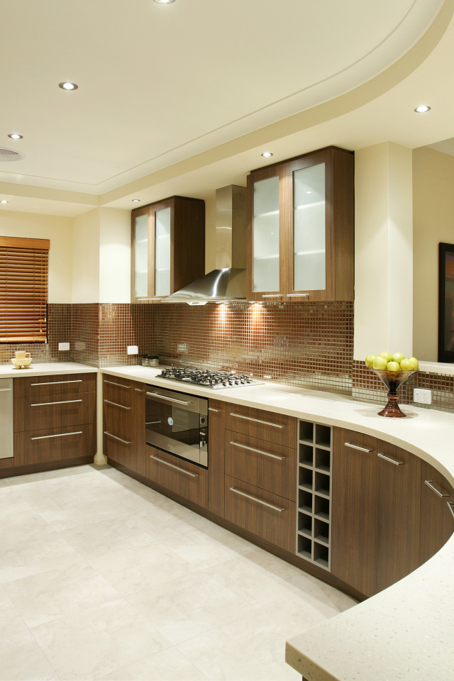 Очень большая кухня