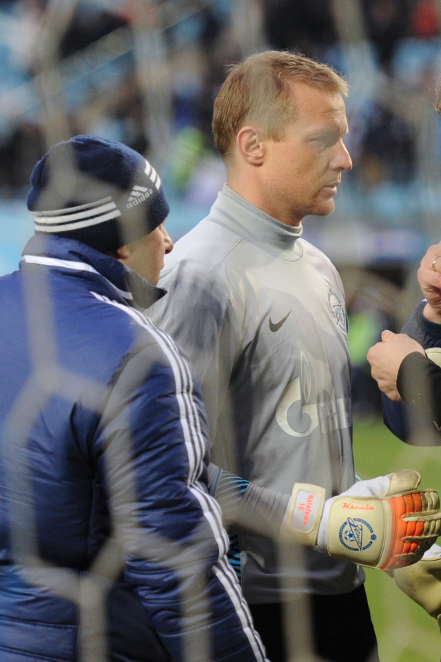 Вячеслав Малафеев голкипер сборной РФ за работой