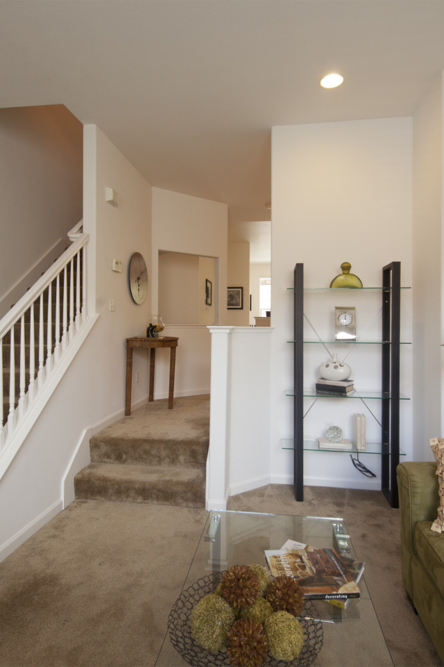 Белый тон гостиной