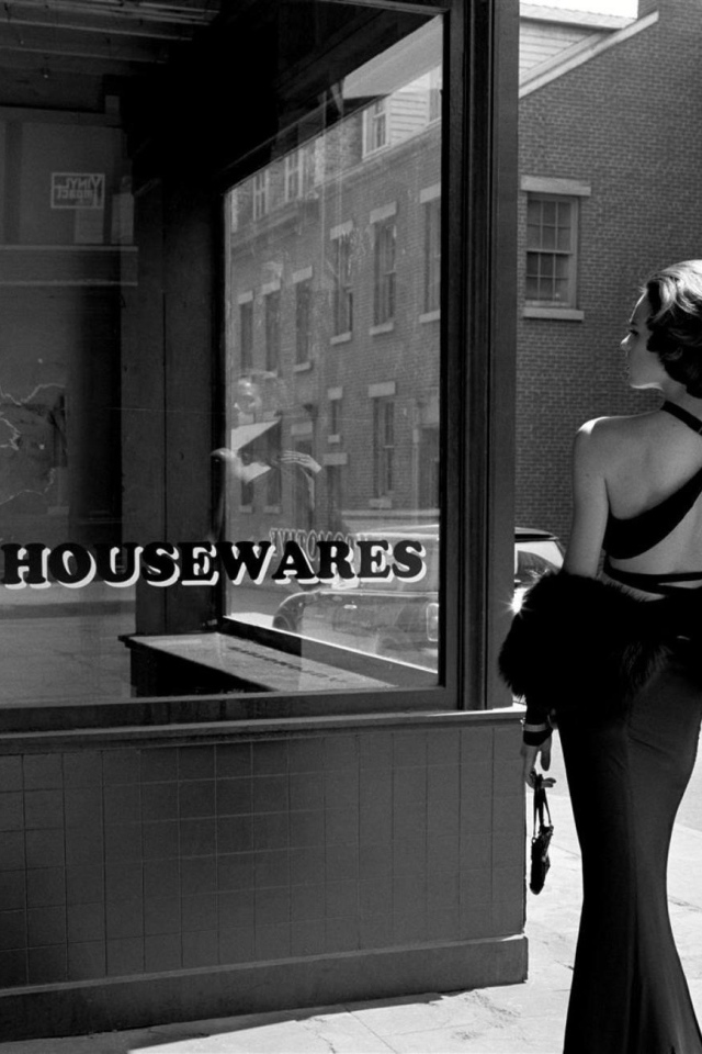 Женщина в чёрном, ретро фотография