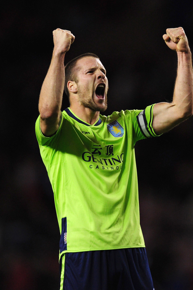 Известная футбольная команда Англии Астон Вилла