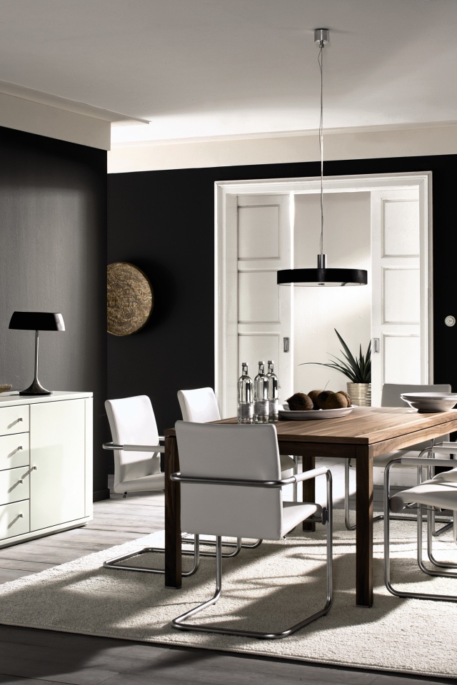 Столовая в черно белом стиле