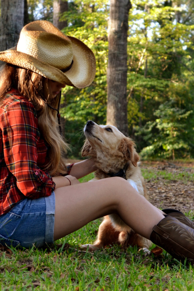 Девушка в ретро одежде