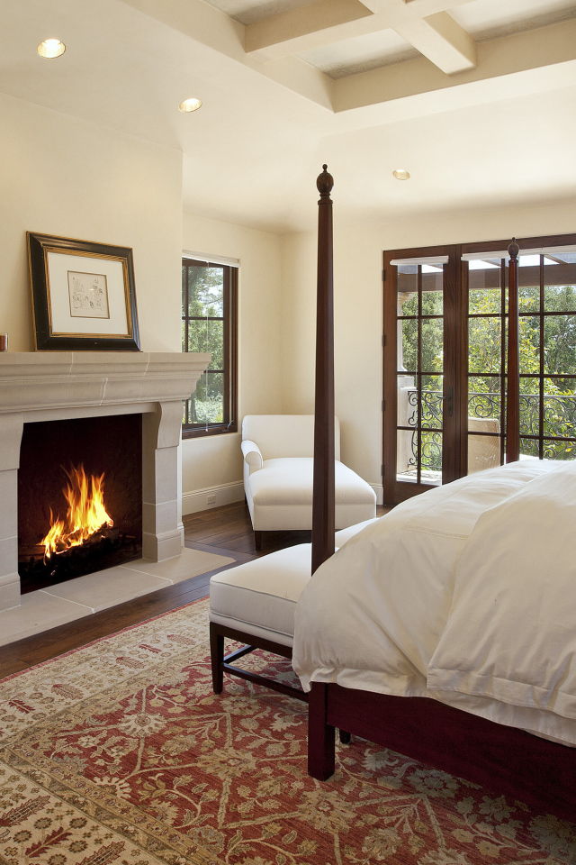 Интерьер Спальня с камином