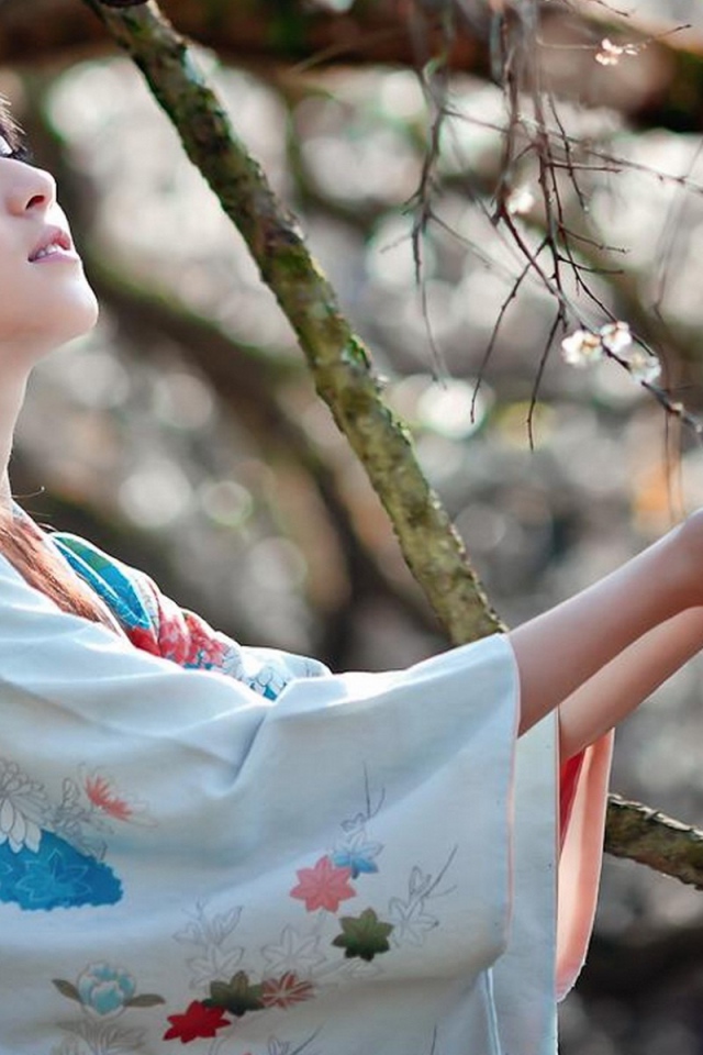 Японка встречает весну