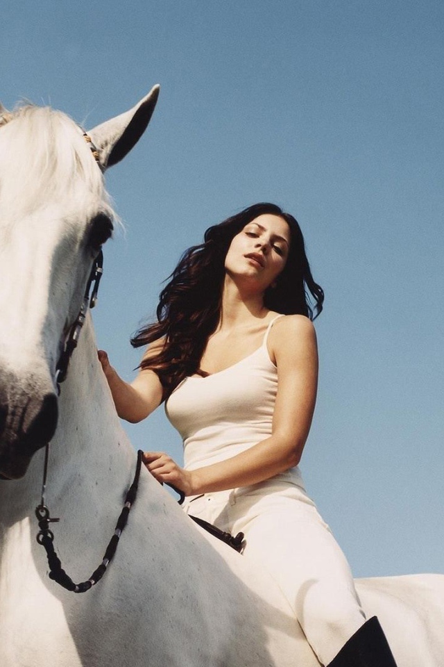 Катарина на белой лошади