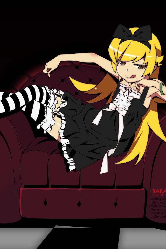 Девушка аниме Ошино сидит на кресле