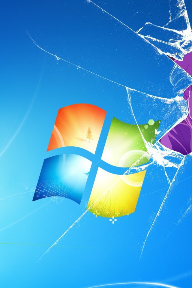 За разбитым экраном девушка аниме