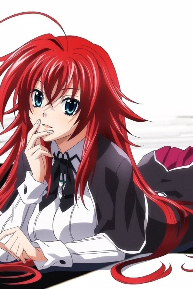 Красноволосая девушка из аниме Highschool DxD