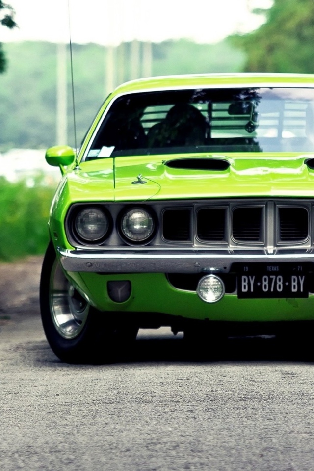 Зеленый автомобиль Hemi Cuda
