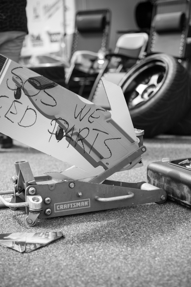 В автомастерской закончились запчасти