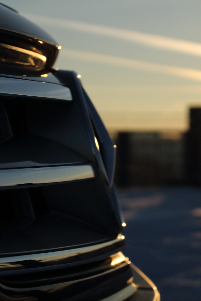 Радиаторная решетка дорого автомобиля