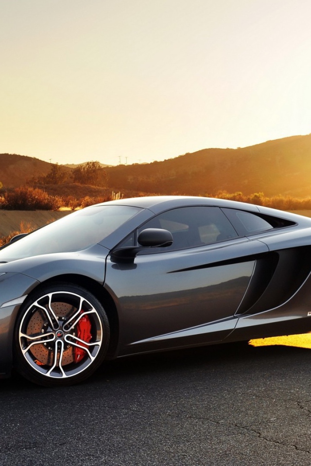 Плавные контуры автомобиля Макларен