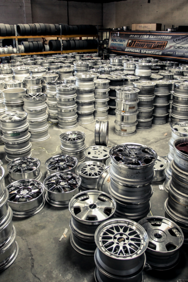 Склад автомобильных дисков