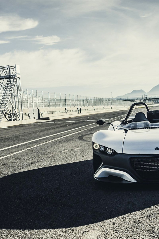 Белый кабриолет Vuhl