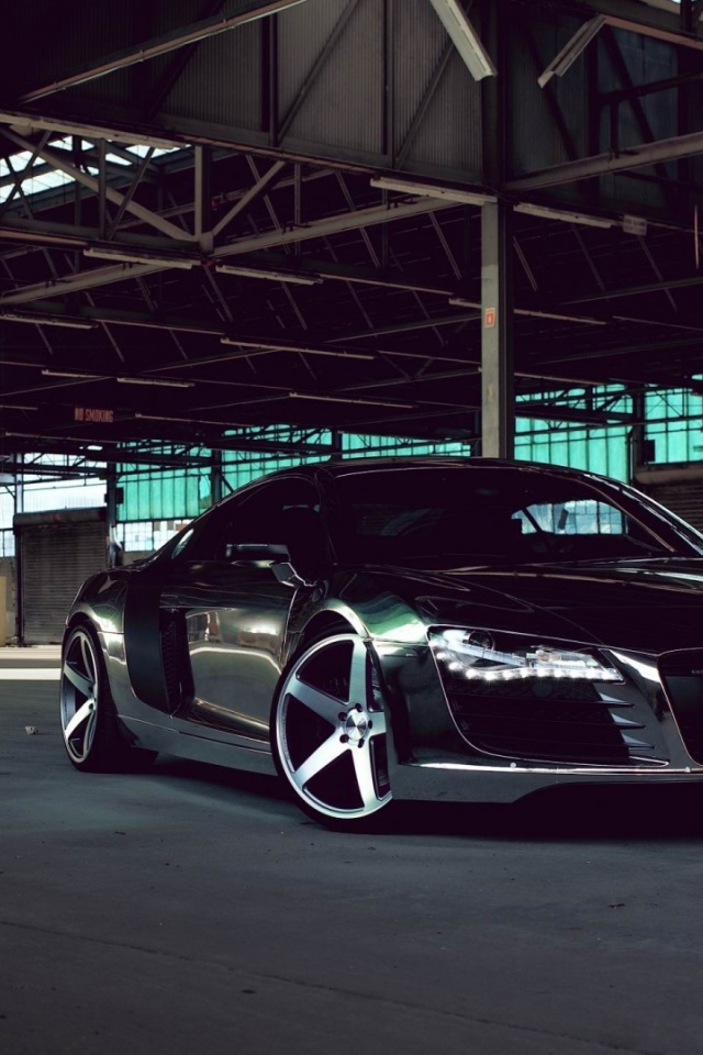 Стильный черный Audi R10