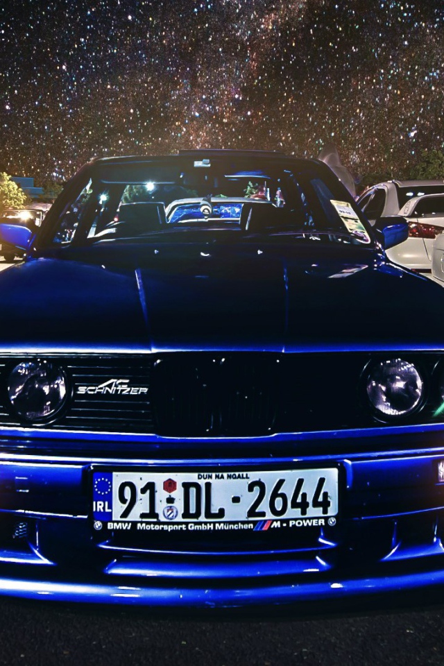 Красивый автомобиль BMW E30