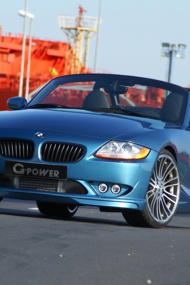 Мощный БМВ кабриолет синего цвета