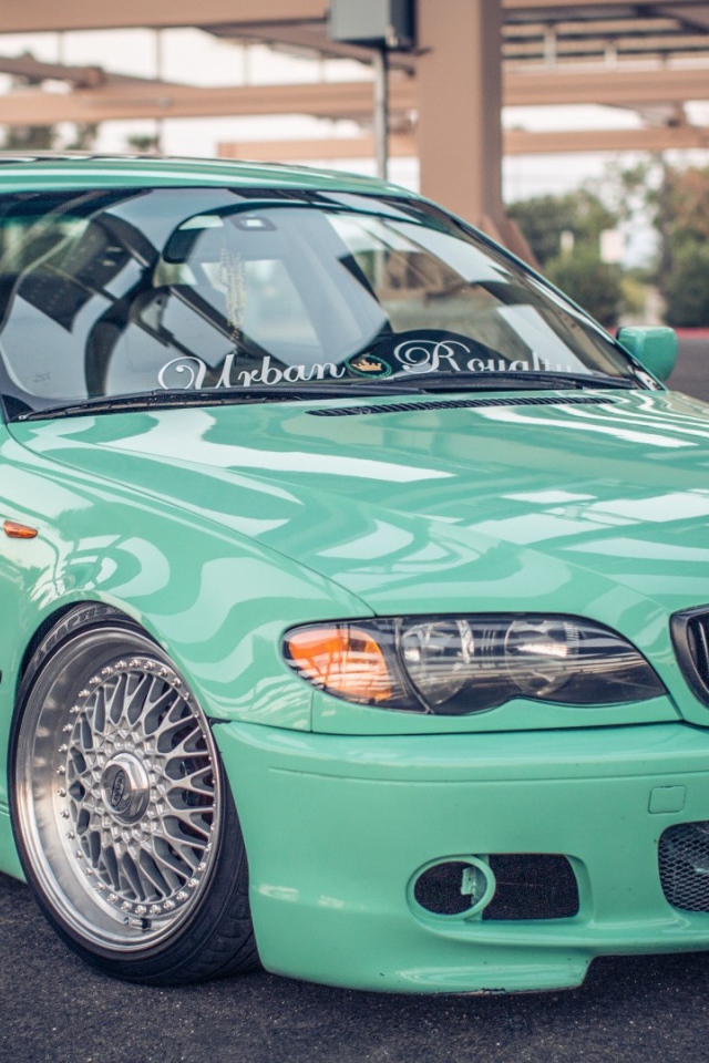 Блестящий светло зеленый БМВ E38