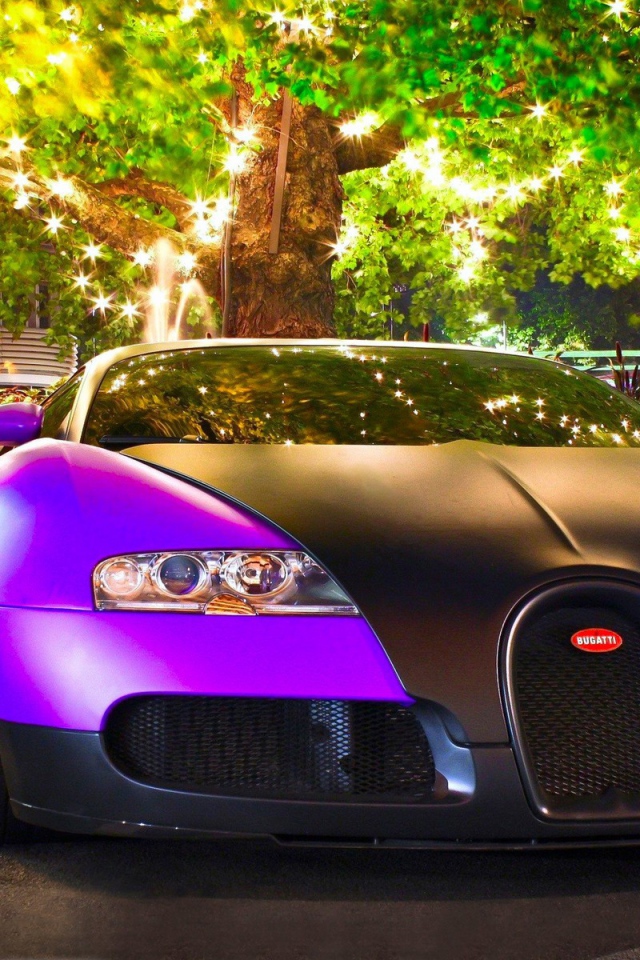 Сиреневый Bugatti Veyron с черным капотом