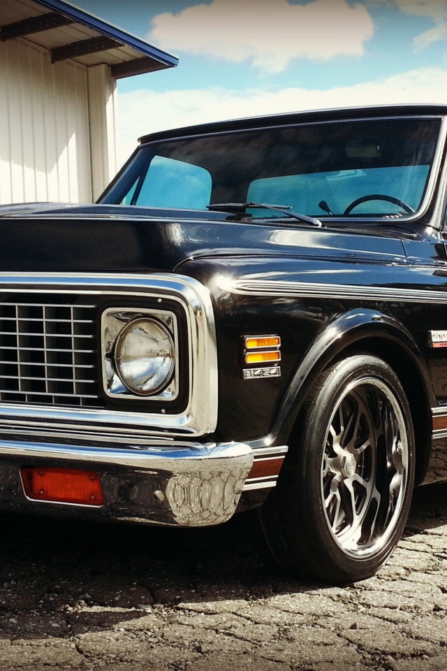 Блестящий пикап Chevrolet C-10