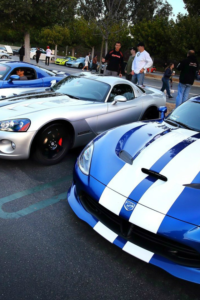 Великолепные автомобили Dodge Viper