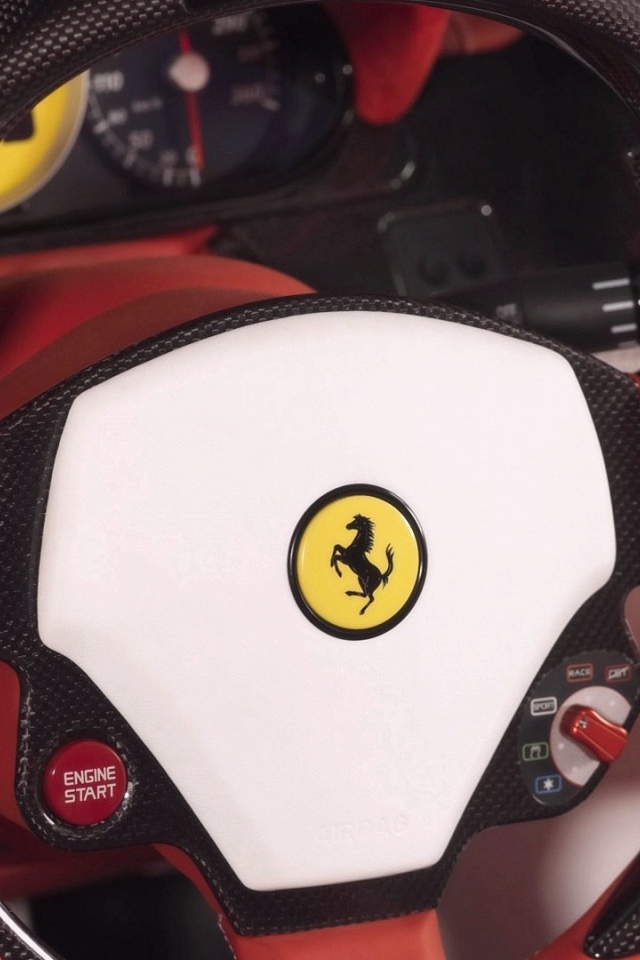 Рулевое колесо спортивного Ferrari