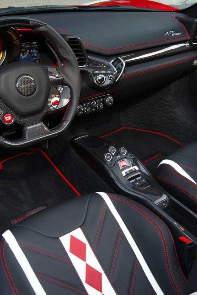 Салон суперкара Ferrari 458