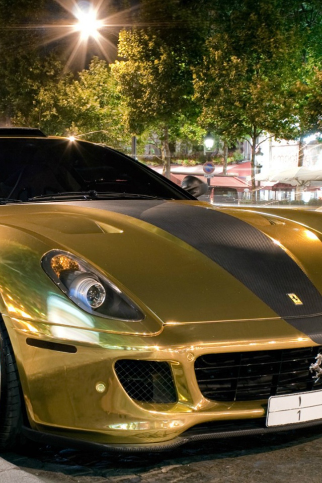 Золотой Ferrari 599 GTB Hamann