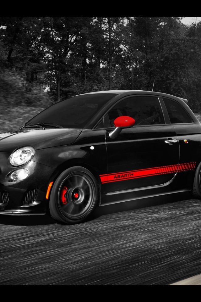 Черный Fiat 500 Abarth