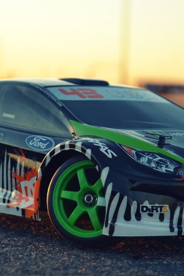 Раскрашенный Ford для уличных гонок