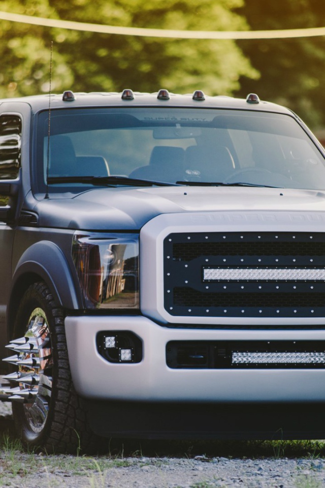 Мощный автомобиль Ford F-350