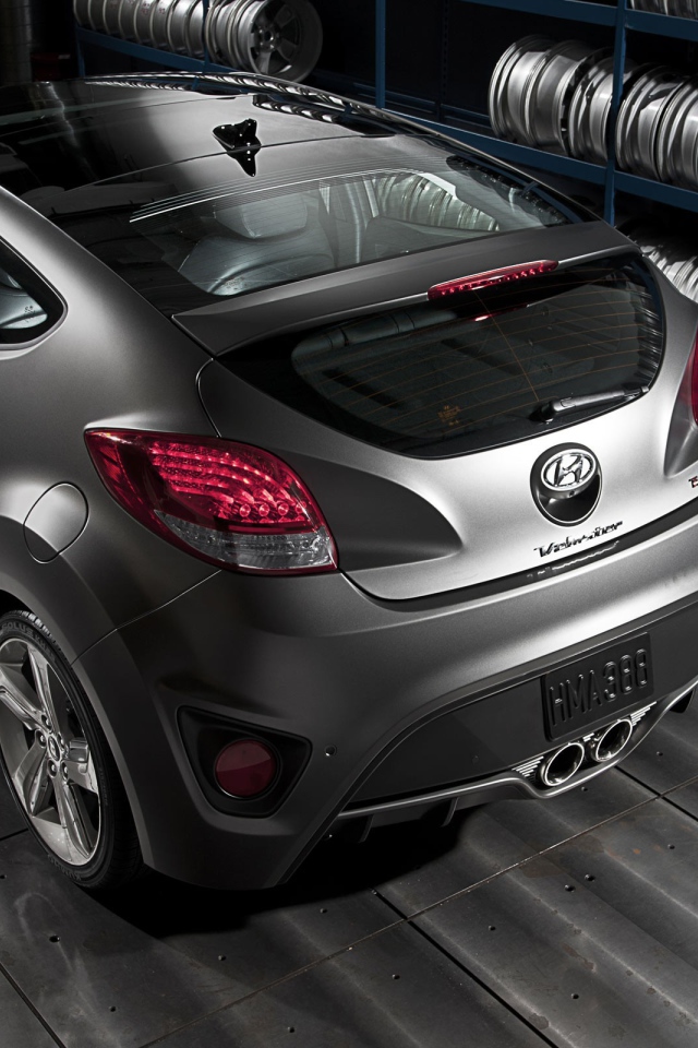 Авто Hyundai Veloster в гараже