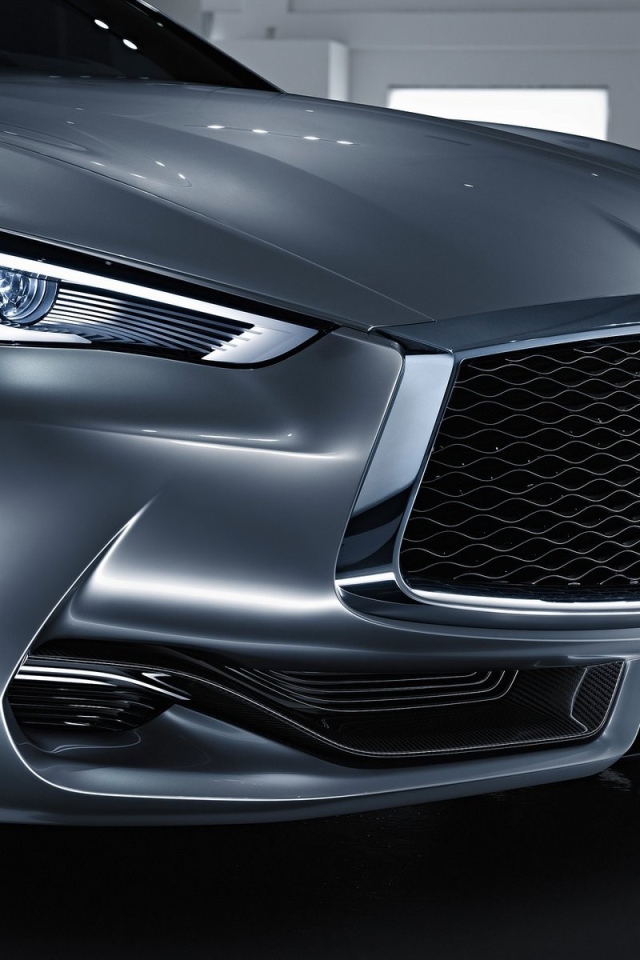 Вид спереди на новый Infiniti