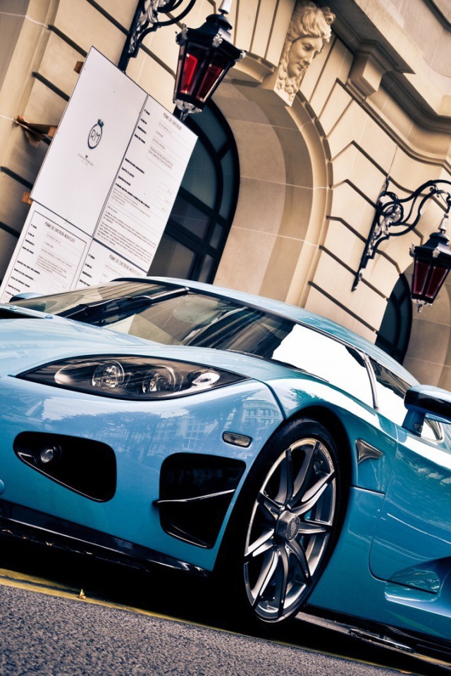 Голубой спортивный Koenigsegg CCX