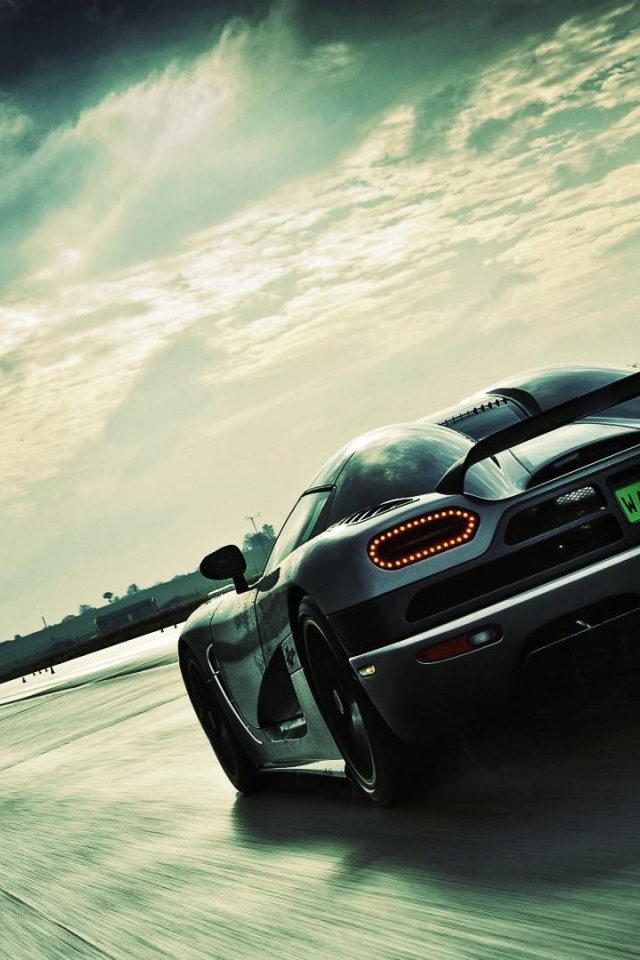 Супер кар Koenigsegg CCX