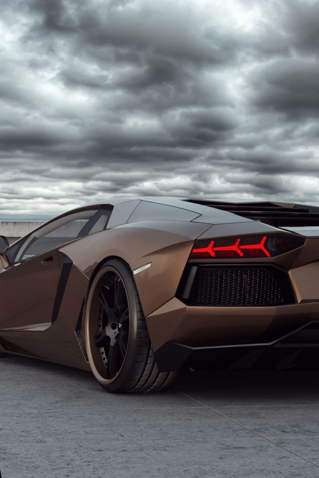 Коричневый Lamborghini Aventador под свинцовым небом