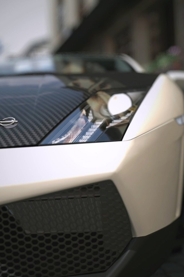 Карбоновый капот белого Ламборгини