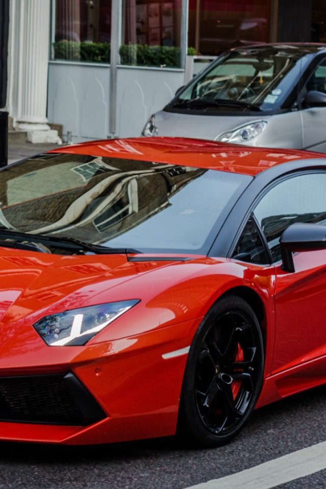 Красный Lamborghini Aventador LP 700-4