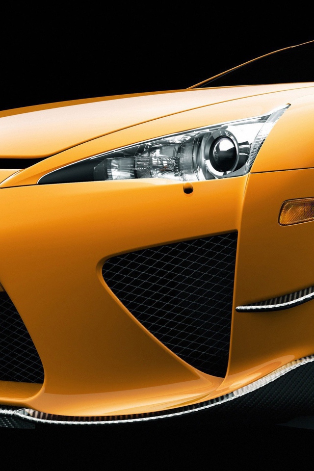 Перед оранжевого Лексуса