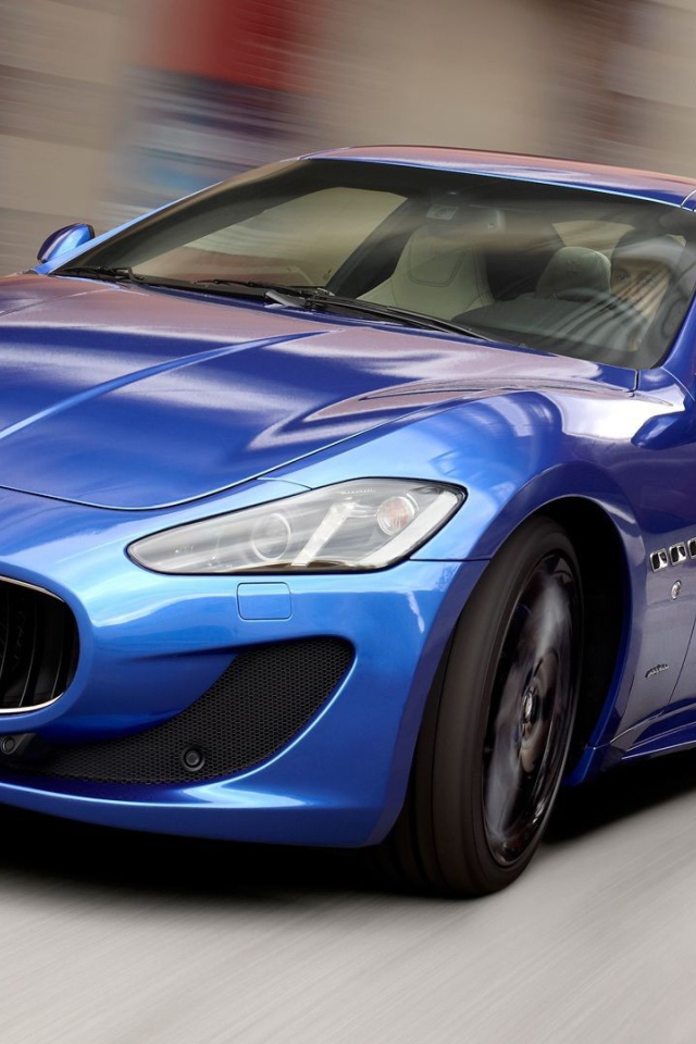 Быстрый автомобиль Maserati