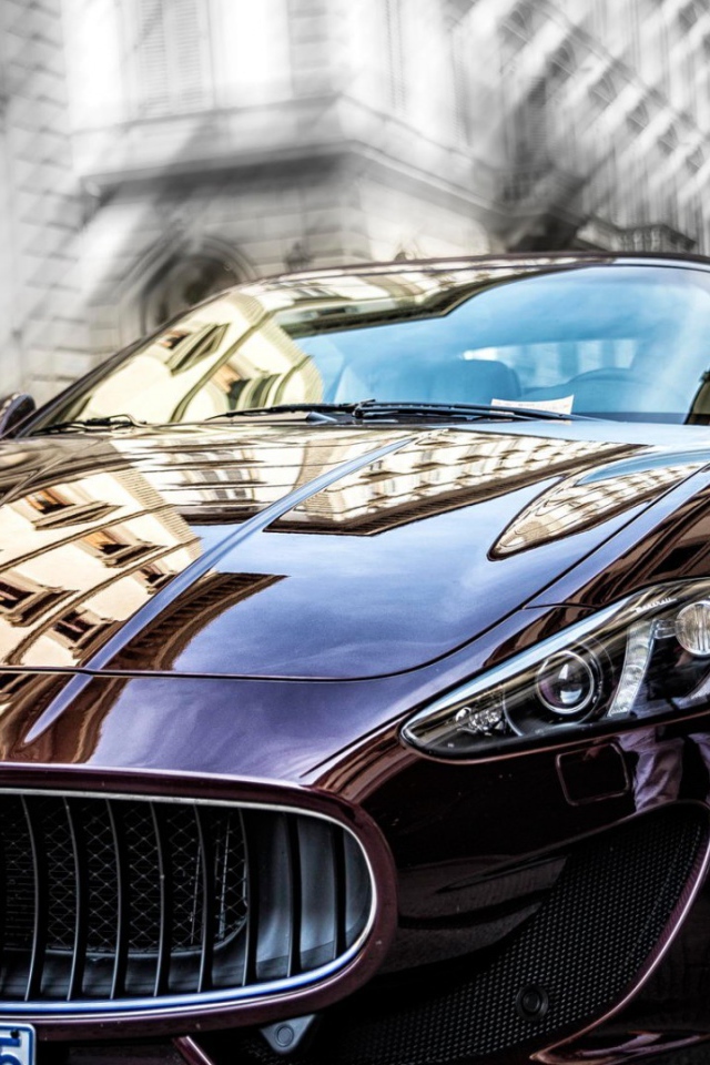 Роскошный и дорогой автомобиль Maserati