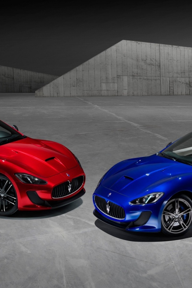 Два авто марки Maserati