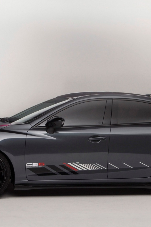 Черный автомобиль Mazda CS6