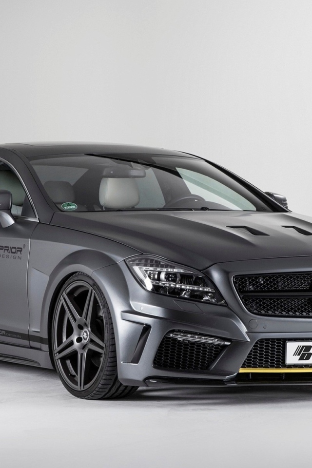 Красивый Mercedes-Benz CLS PD550 Black Edition