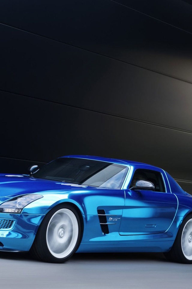 Автомобиль Mercedes SLS цвета голубой металлик